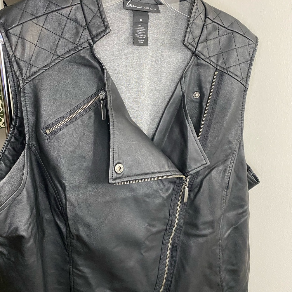 Lane Bryant Plus Size faux leather moto vest Sz: 22